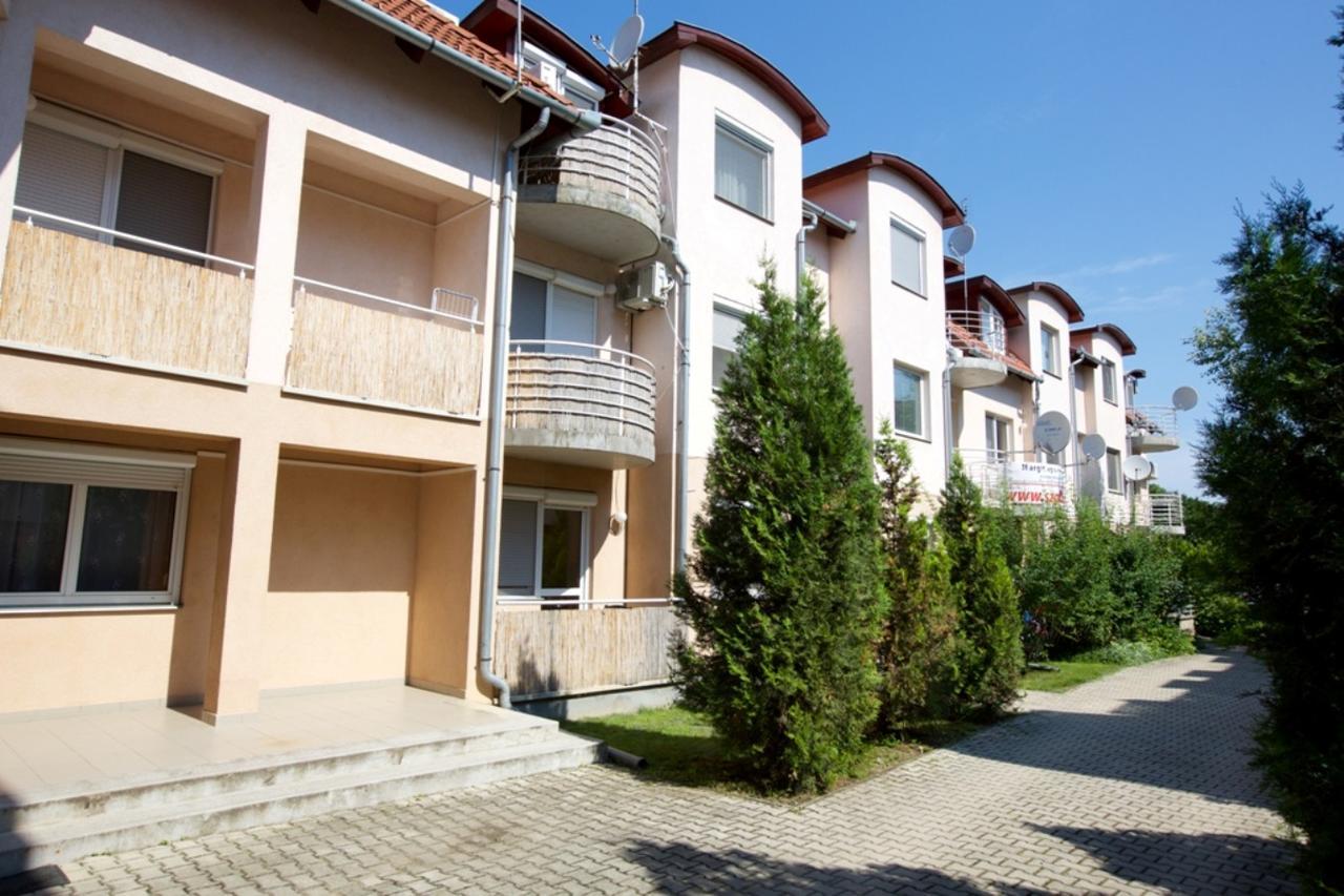 Zoli Apartmanok-Balcony Koelcsey 32 Hajduszoboszlo Exterior photo